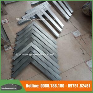 Báo giá chân máy điều hòa inox