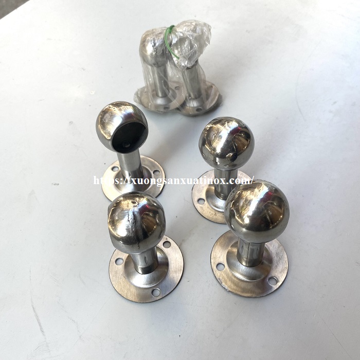 Cốc đỡ ống tròn inox 