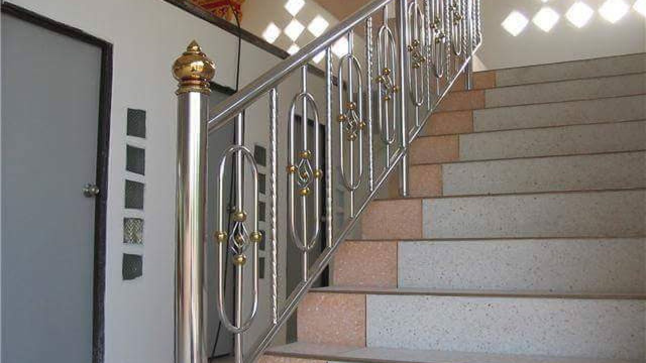 Nhận Gia Công Cầu Thang Inox Theo Yêu Cầu 7 Vật liệu gia công cầu thang inox 304