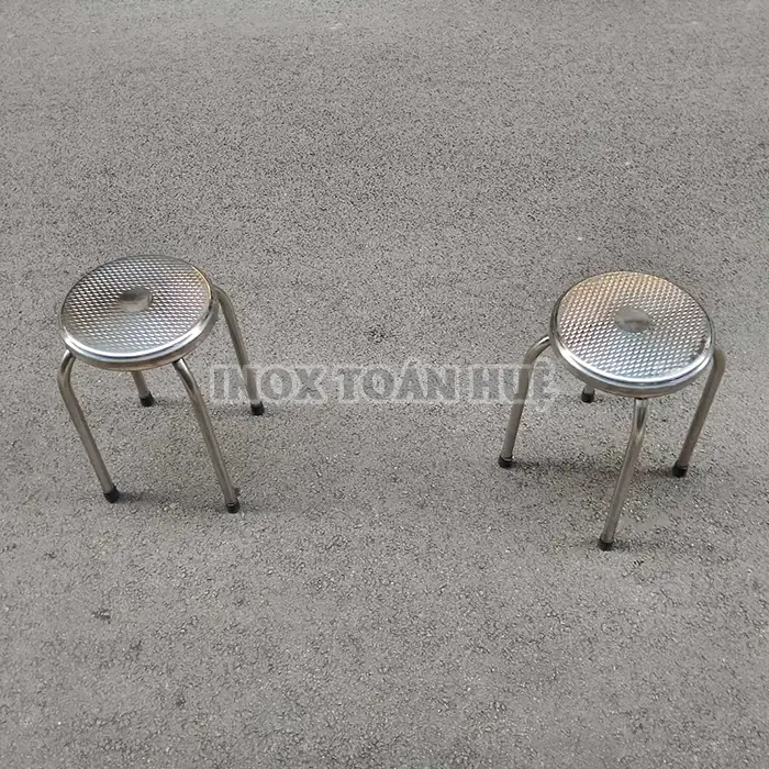 Góc nhìn mặt trên của ghế inox mặt tròn