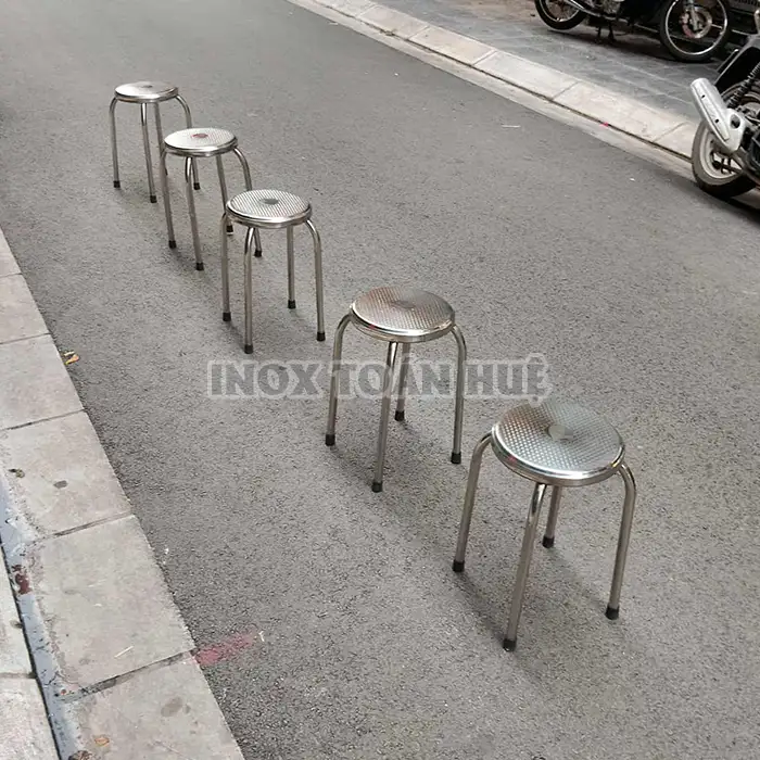 Mặt ngang của ghế inox mặt tròn