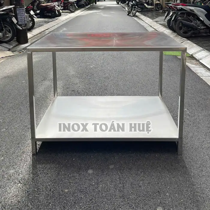 Kệ inox 2 tầng nhà bếp 16 Mặt sau của kệ inox 2 tầng nhà bếp
