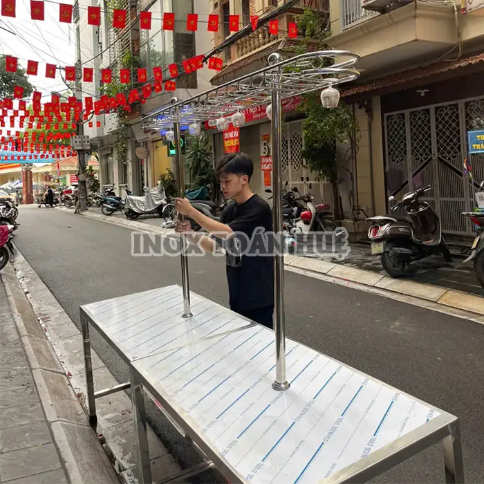 Giá treo ly inox cho quầy bar 4 Gia treo ly inox 304 | Inox dân dụng Toán Huệ