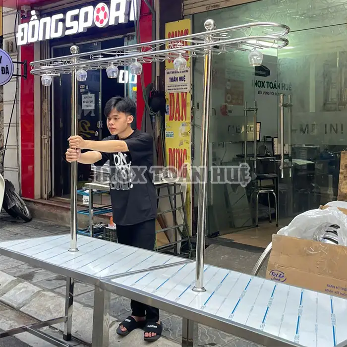 Giá treo ly inox cho quầy bar 5 Gia treo ly inox gia re | Inox dân dụng Toán Huệ